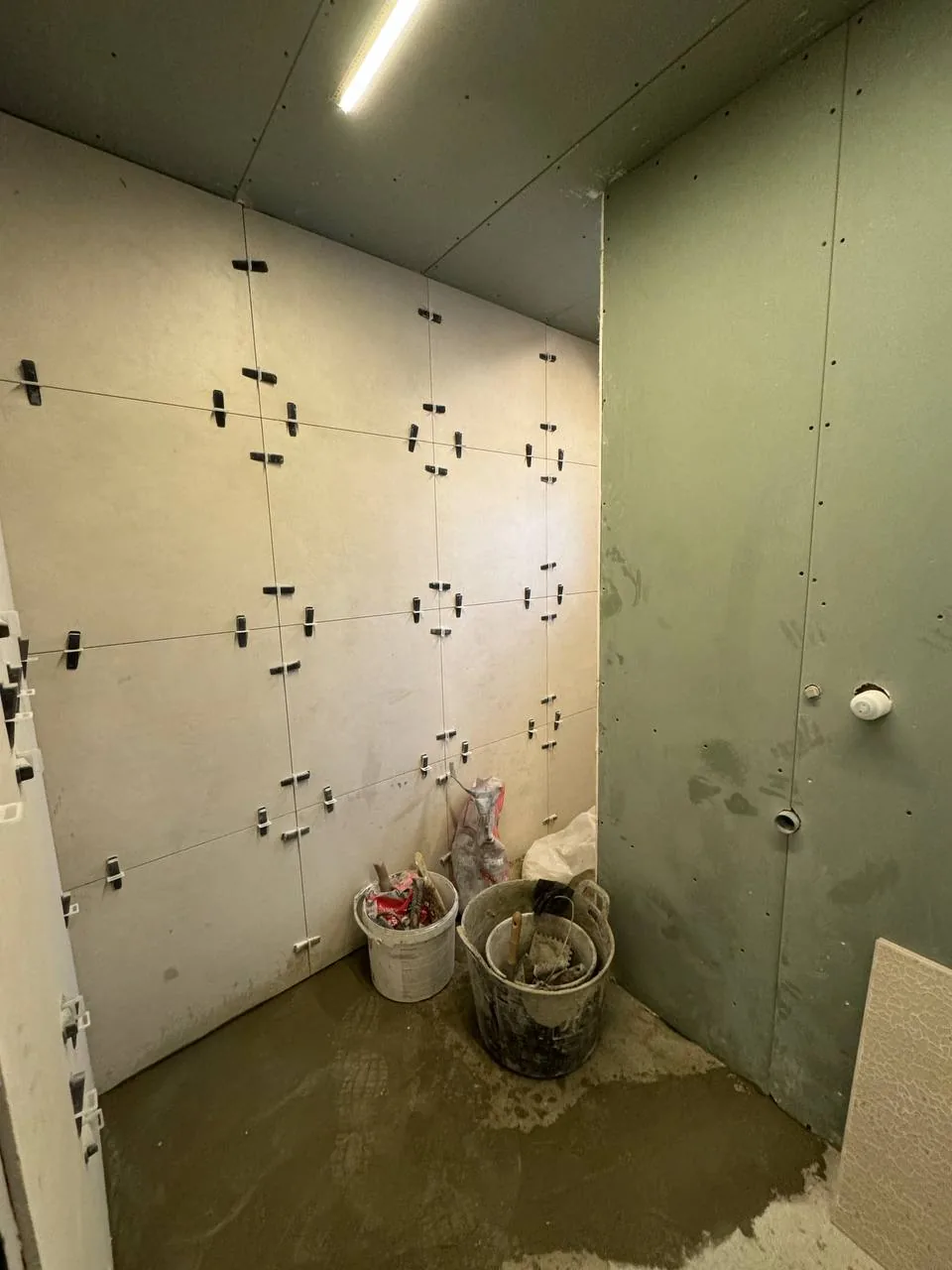 Gipswanden & verlaagd plafond – projectbeeld 5